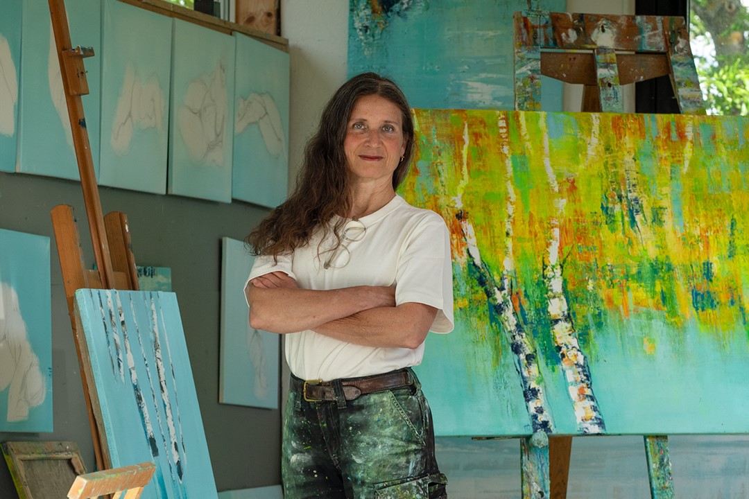 porträtt av Heike i sin studio